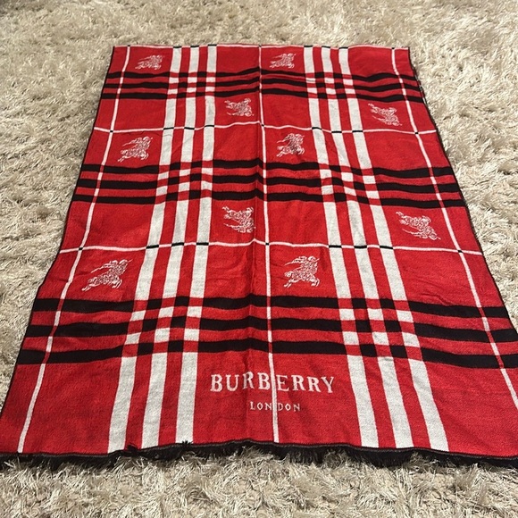 Burberry || Reversible Red Plaid Scarf || NWOT || OS || - Picture 2 of 4